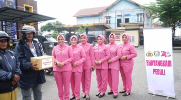 Hari Kesatuan Gerak Bhayangkari ke-74, Kapolres Aceh Tenggara Gelar Bakti Kesehatan dan Bakti Sosial
