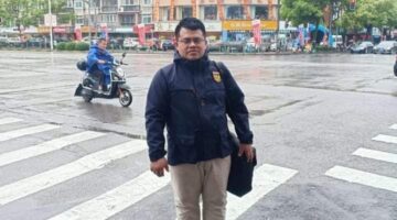 VIRAL! Bedah Buku Internasional UI: Karya Mahasiswa S2 Gizi FKM USU Ditetapkan Sebagai Referensi Akademik Banyak Terima Hadiah Atas Prestasinya