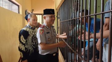 Polisi Bersama Masyarakat, Polres Aceh Tenggara Sentuh Hati Penghuni Rutan Lewat Siraman Rohani